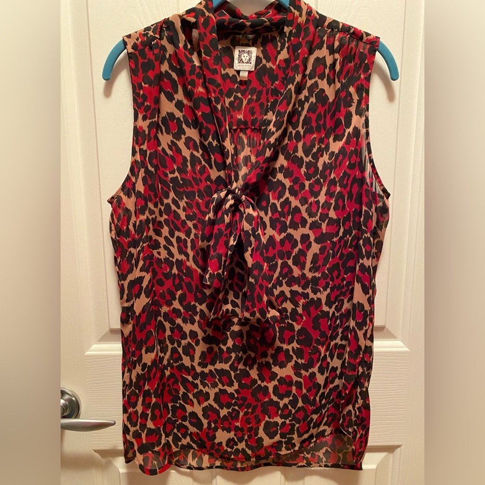 Anne Klein- size M - sheer w/tie